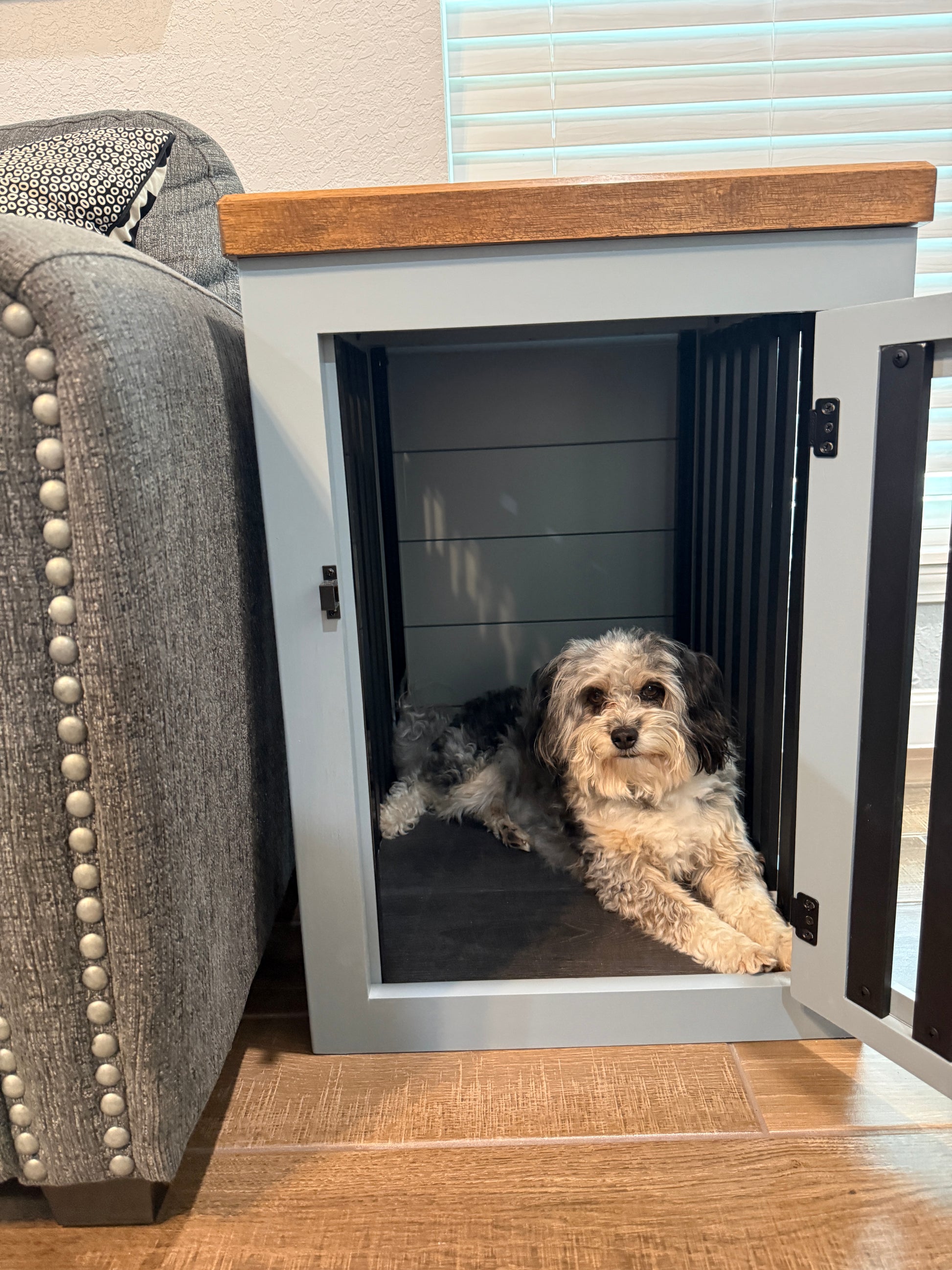 Smal Dog kennel end table